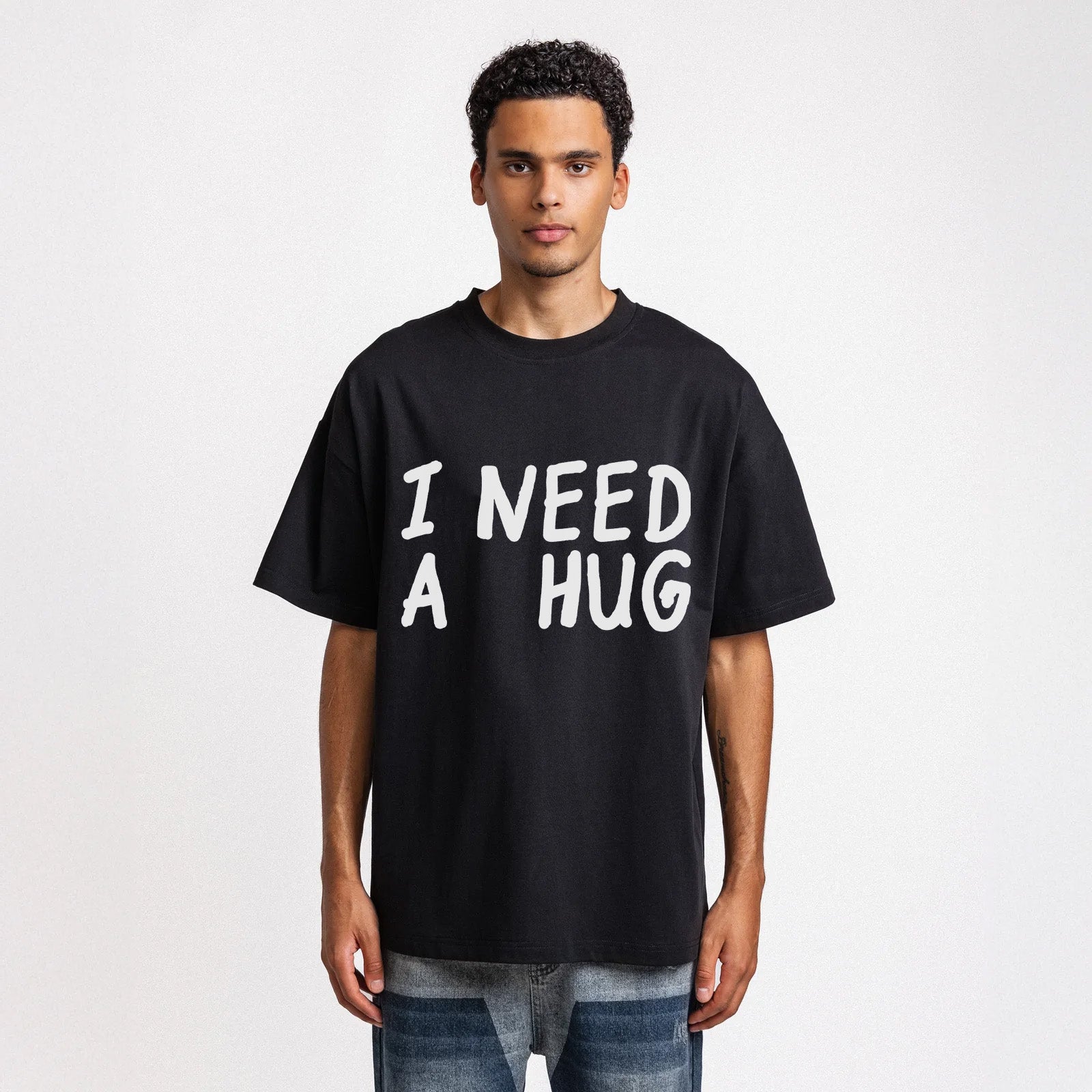 I NEED A HUG TEE BLACK