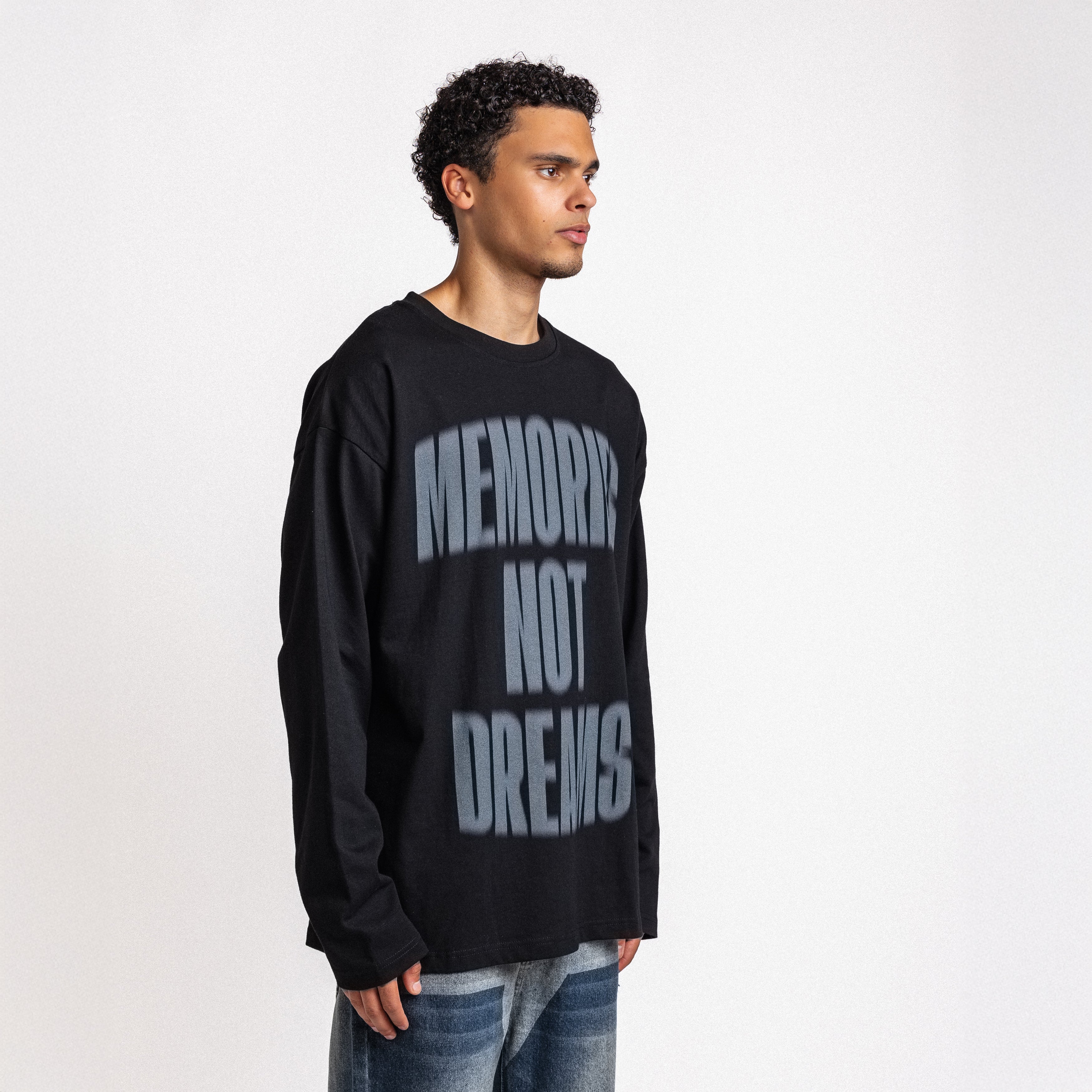 Memories not Dreams Longsleeve Black