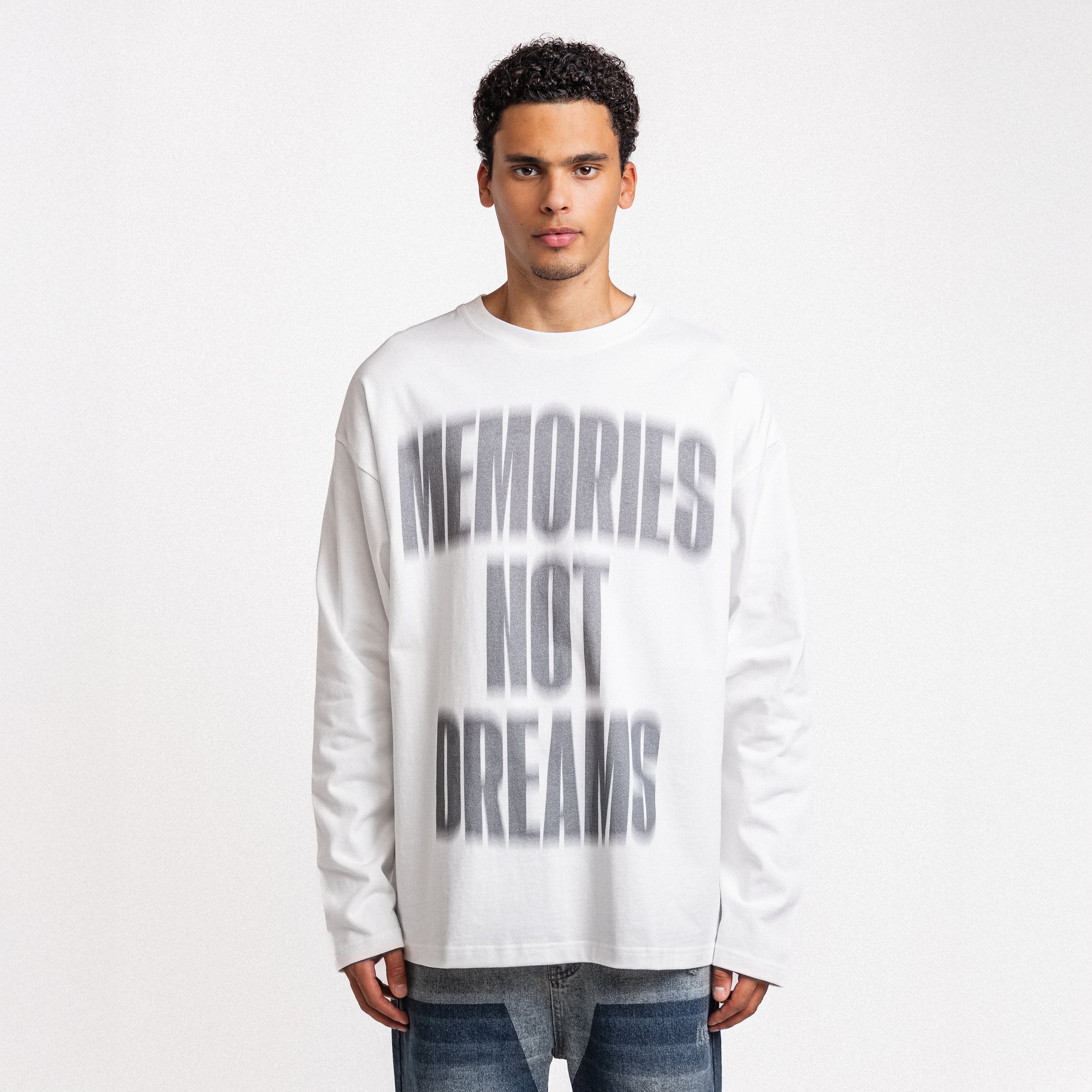 Memories not Dreams Longsleeve White