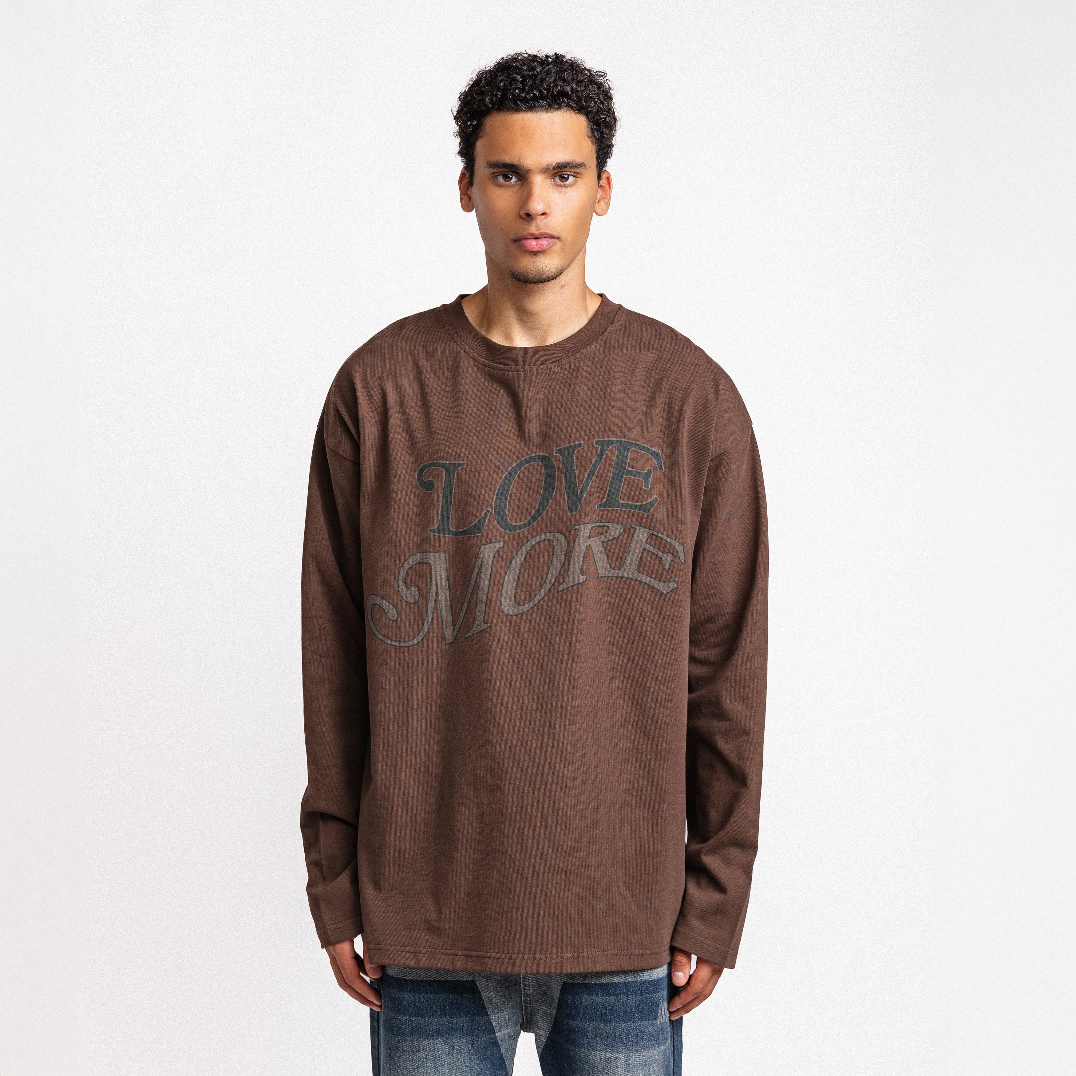 Love More Longsleeve Dark Brown