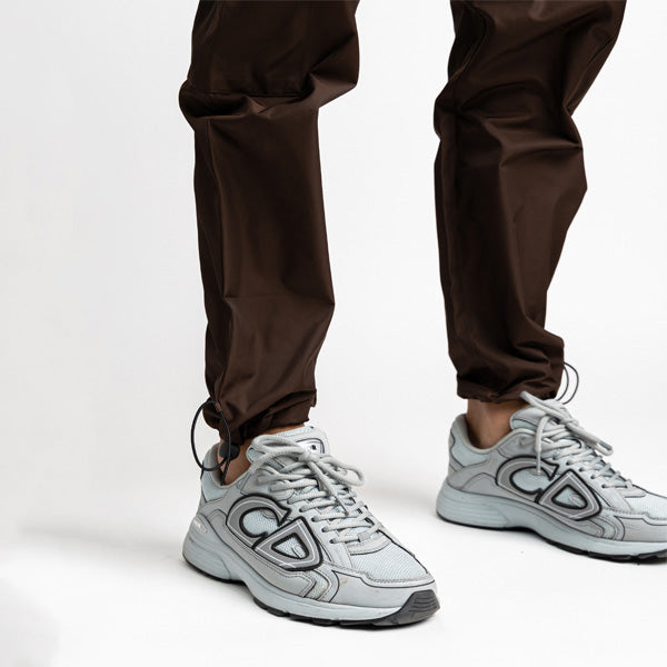 RAINCOAT FABRIC CARGO PANTS DARK BROWN